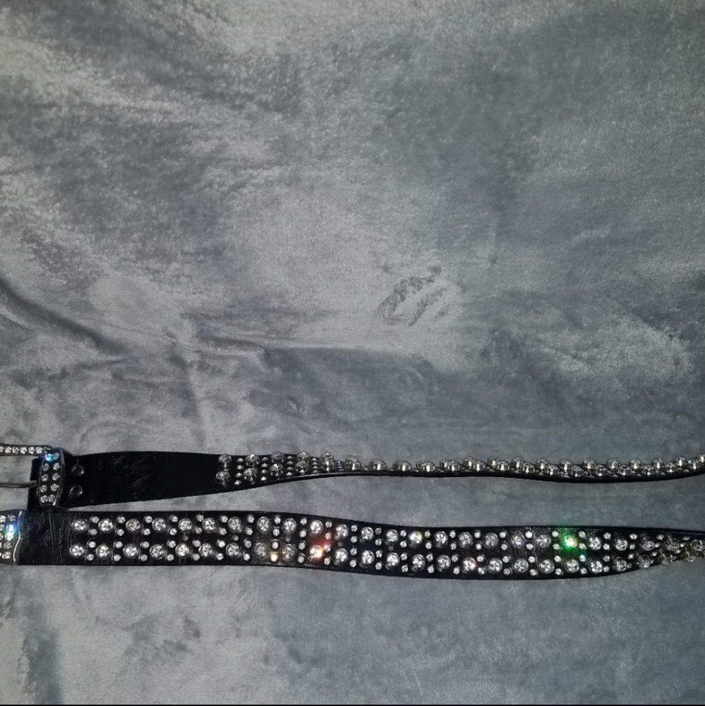 Beautiful Rhinestone Belt - Picture 2 of 3